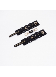 Черные кожаные наручники с узорами и золотистой фурнитурой - Crazy Handmade - купить с доставкой в Новом Уренгое