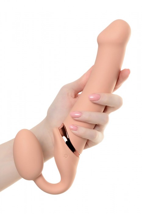 Телесный безремневой вибрострапон Vibrating Bendable Strap-On L - Strap-on-me - купить с доставкой в Новом Уренгое