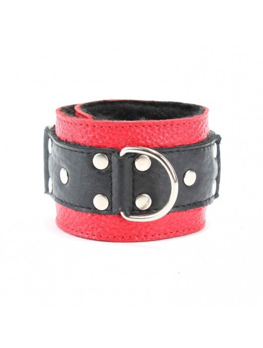 Красно-чёрные кожаные наручники с меховым подкладом - БДСМ Арсенал - купить с доставкой в Новом Уренгое